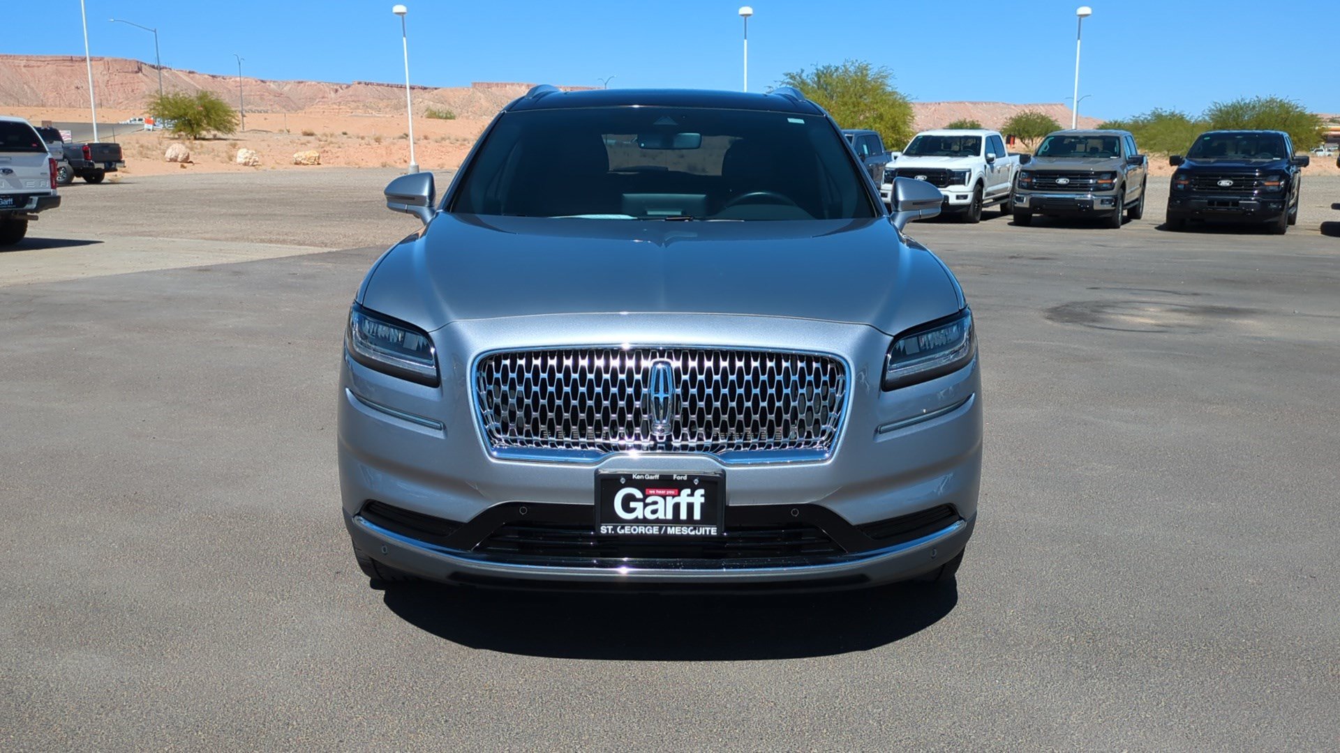 Used 2022 Lincoln Nautilus Reserve w/ Equipment Group 201A FWD image 9