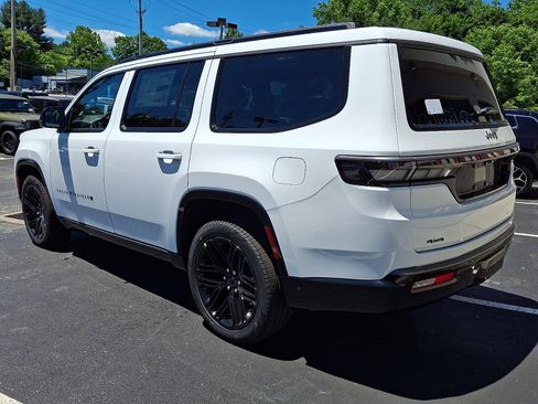 New 2026 Jeep Grand Wagoneer Limited AWD/4WD image 4