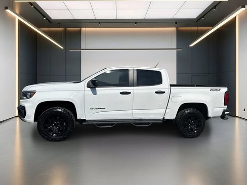 Used 2022 Chevrolet Colorado Z71 AWD/4WD image 2