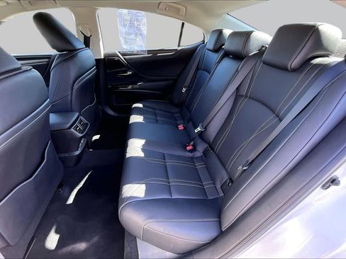 Certified 2024 Lexus ES 350 w/ Accessory Package (Z1) FWD image 18