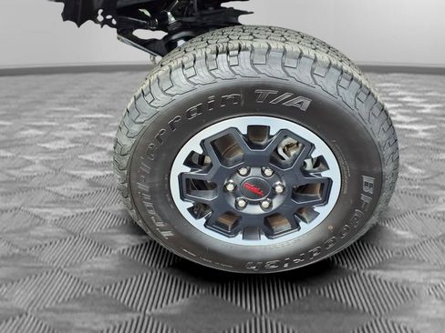Used 2025 Toyota Tacoma TRD Off-Road image 21