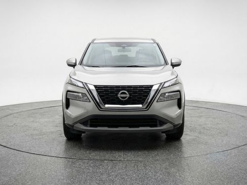 Used 2025 Nissan Rogue SV AWD/4WD image 2
