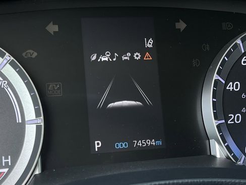 Used 2021 Toyota Highlander LE image 58