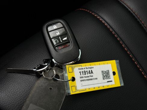 Certified 2024 Honda Pilot TrailSport image 57