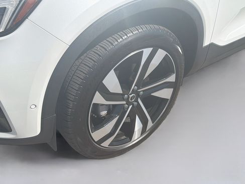 Used 2025 Volvo XC40 B5 Plus AWD/4WD image 11