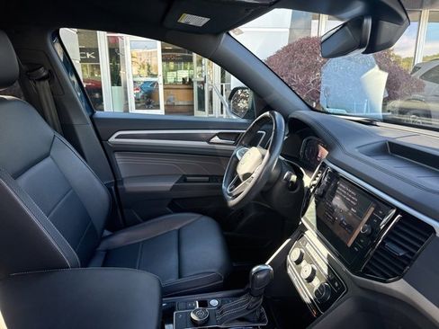 Used 2021 Volkswagen Atlas Cross Sport SEL R-Line image 31