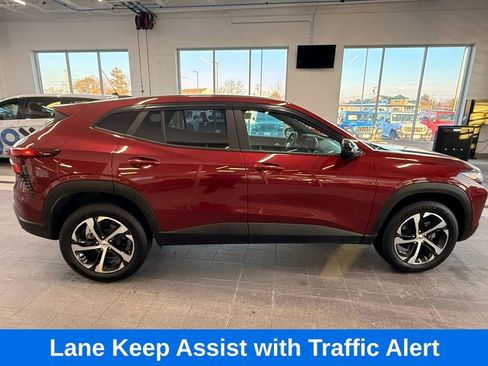 Used 2024 Chevrolet Trax RS w/ Driver Confidence Package image 7