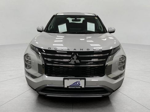 New 2026 Mitsubishi Outlander SE image 10