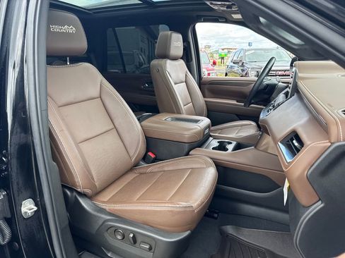 Used 2022 Chevrolet Tahoe High Country image 12