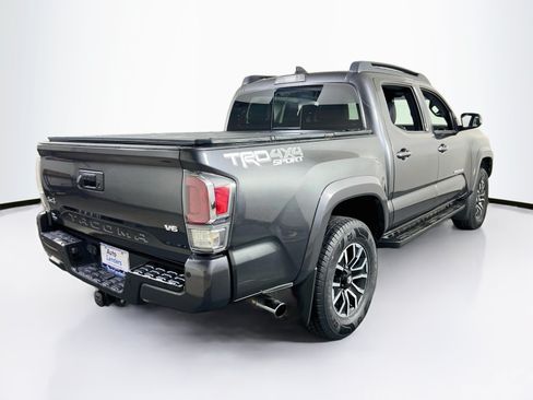Used 2020 Toyota Tacoma TRD Sport w/ TRD Premium Sport Package AWD/4WD image 5