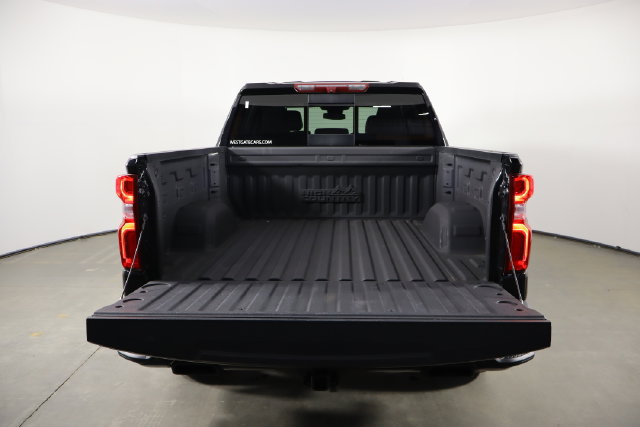 Used 2024 Chevrolet Silverado 1500 High Country w/ Midnight Edition AWD/4WD image 17
