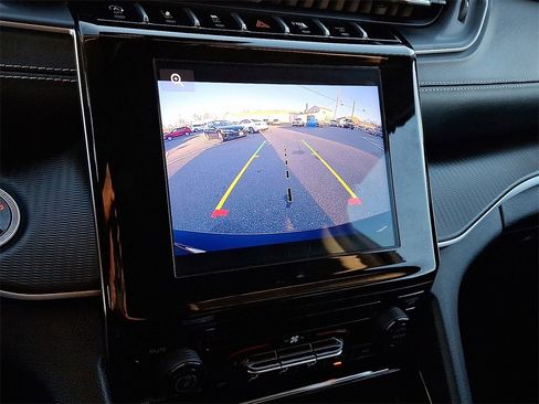 Used 2023 Jeep Grand Cherokee L Laredo image 21