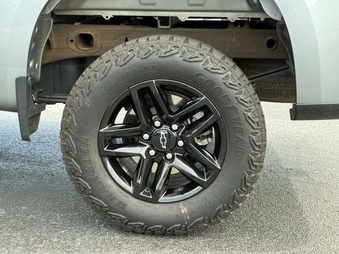 Used 2025 Chevrolet Silverado 1500 Custom Trail Boss AWD/4WD image 11