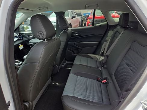 New 2026 Chevrolet Trax LT w/ Midnight Edition FWD image 8
