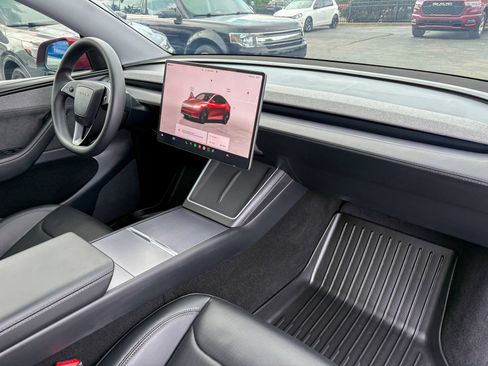 Used 2026 Tesla Model Y Long Range AWD/4WD image 30