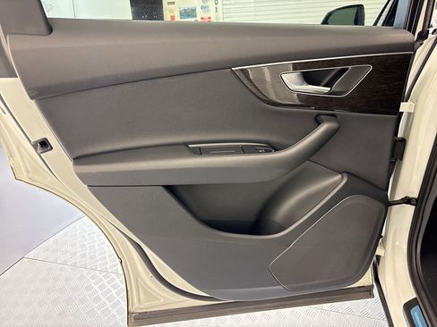 Used 2025 Audi Q7 2.0T Premium w/ Convenience Package image 30