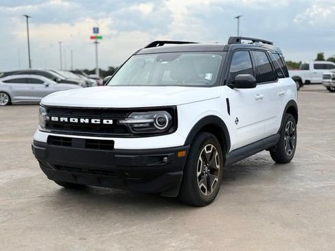 Used 2023 Ford Bronco Sport Outer Banks w/ Tech Package AWD/4WD image 3
