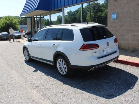 Used 2018 Volkswagen Golf Alltrack S AWD/4WD image 4