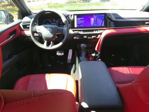 Used 2025 Toyota Camry XSE w/ Premium Plus Package image 30