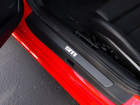 Used 2025 Porsche 911 Carrera RWD image 39