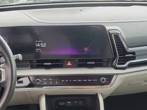 Certified 2024 Kia Sportage EX FWD image 18