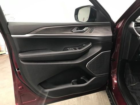 New 2025 Jeep Grand Cherokee Limited 4xe image 7