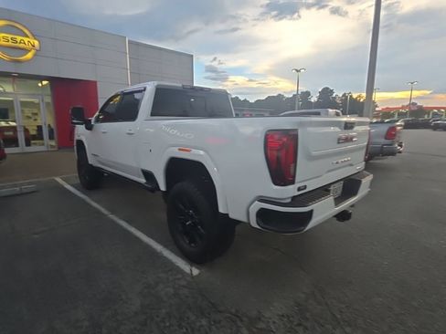 Used 2023 GMC Sierra 2500 AT4 w/ AT4 Premium Plus Package AWD/4WD image 4