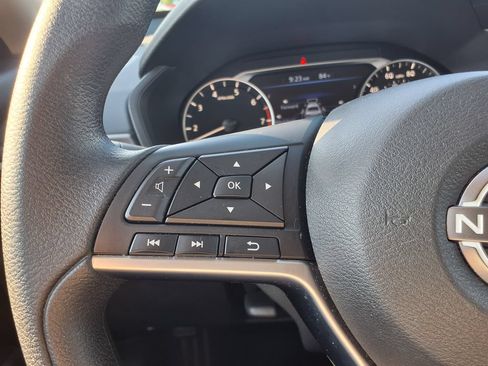 Used 2025 Nissan Altima 2.5 SV FWD image 22