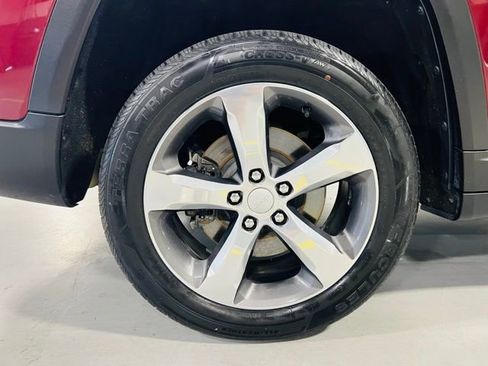 Used 2021 Jeep Grand Cherokee L Limited AWD/4WD image 14