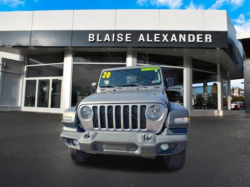 Used 2020 Jeep Gladiator Sport w/ Quick Order Package 24S AWD/4WD image 8