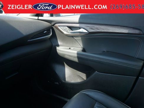 Used 2023 Buick Envision Avenir AWD/4WD image 31