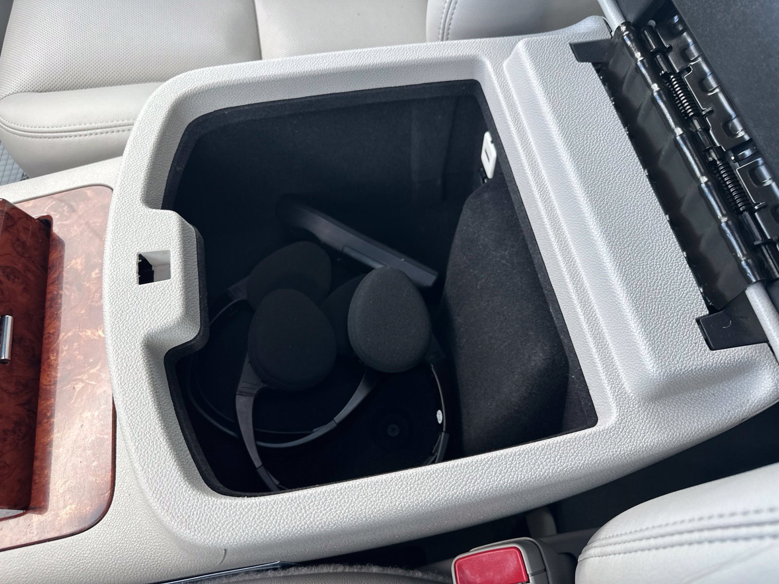 Used 2013 Chevrolet Avalanche LTZ AWD/4WD image 64