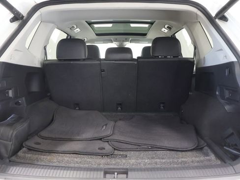 Used 2022 Volkswagen Tiguan SE w/ Panoramic Sunroof Package AWD/4WD image 27