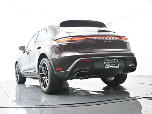 Certified 2025 Porsche Macan AWD/4WD image 47
