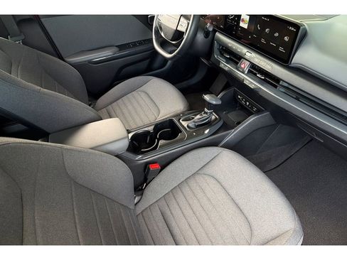 Used 2025 Kia K4 EX FWD image 16