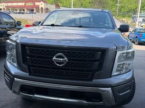Used 2021 Nissan Titan SV w/ SV Convenience Package AWD/4WD image 2