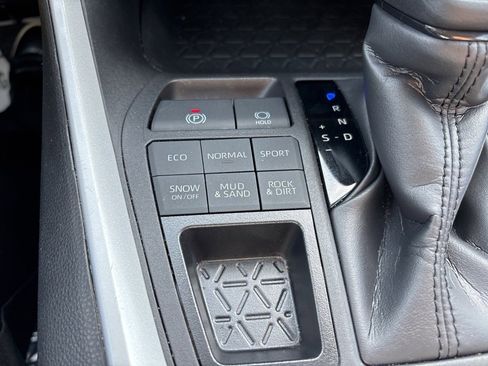 Used 2024 Toyota RAV4 LE image 27