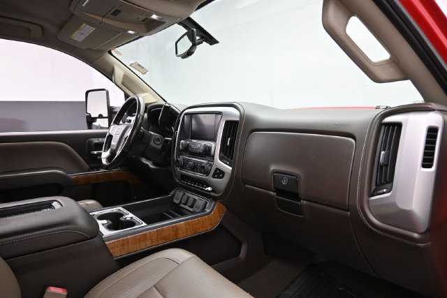 Used 2019 GMC Sierra 2500 SLT w/ Duramax Plus Package AWD/4WD image 30