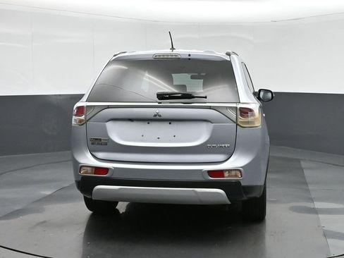 Used 2015 Mitsubishi Outlander SE image 6