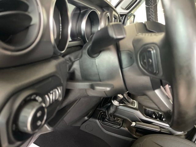 Used 2021 Jeep Gladiator Sport AWD/4WD image 18