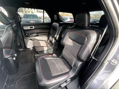 Used 2022 Ford Explorer ST-Line image 24