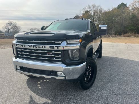 Used 2020 Chevrolet Silverado 2500 LTZ w/ LTZ Premium Package image 2