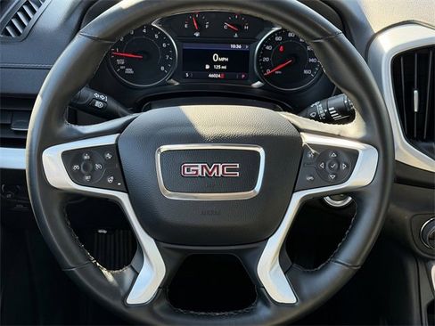 Used 2024 GMC Terrain SLT image 10
