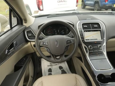 Used 2017 Lincoln MKX Select w/ Select Plus Package image 21