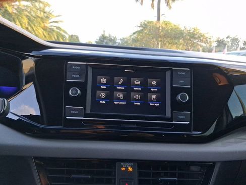 Certified 2022 Volkswagen Taos S FWD image 21