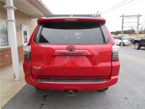 Used 2015 Toyota 4Runner SR5 image 17