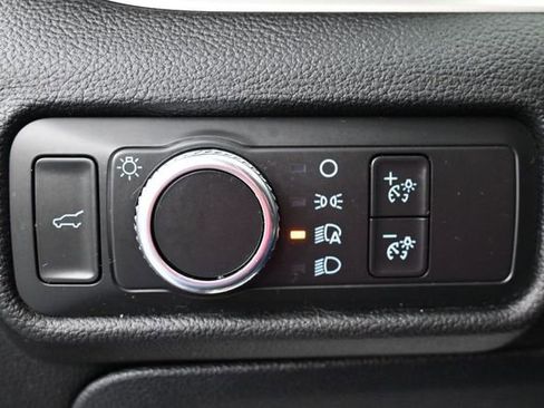 Used 2021 Ford Explorer XLT RWD image 23
