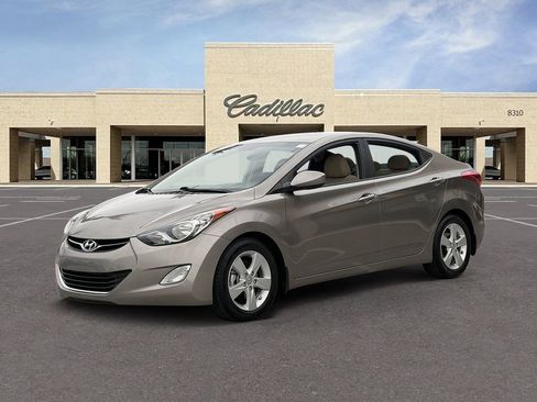 Used 2013 Hyundai Elantra GLS w/ Preferred Pkg FWD image 32