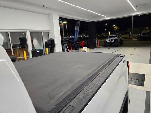 Used 2020 GMC Sierra 1500 Elevation w/ Elevation Value Package AWD/4WD image 14