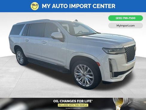 Used 2022 Cadillac Escalade ESV Luxury image 1